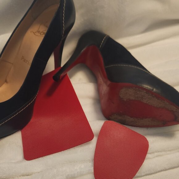 Black High Heel Pumps - Picture 10 of 10